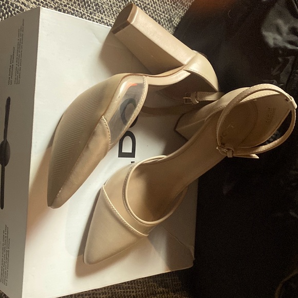 New never worn 4’ heel Aldo size 8.5 - Picture 1 of 4